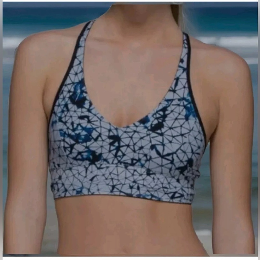 Lululemon Reversible Racerback Retreat Navy/Blue Geometric Sports Bra Size 8